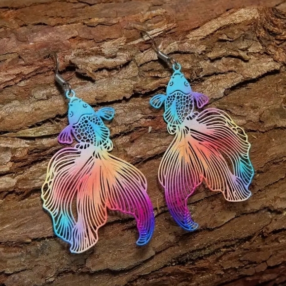 New HANGING EARRING FISH TAIL DESIGN - Picture 3 of 6